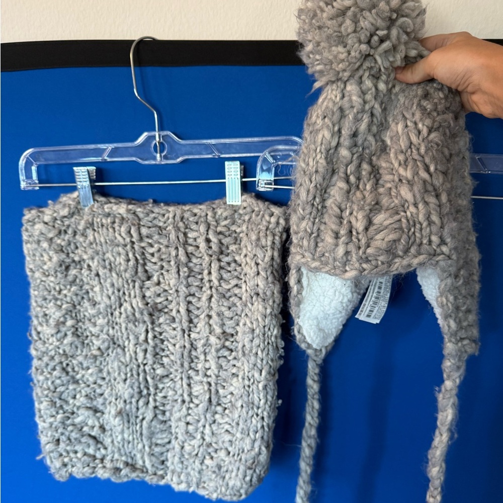 OYSHO Cozy Gray Knit Hat and Scarf Set